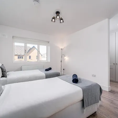 Citywest Contractor Housing - Sleeps 5 Сasa de vacaciones Dublín