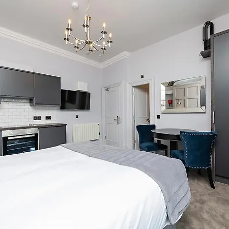 With Scenic Marina Views Apartment Dublin