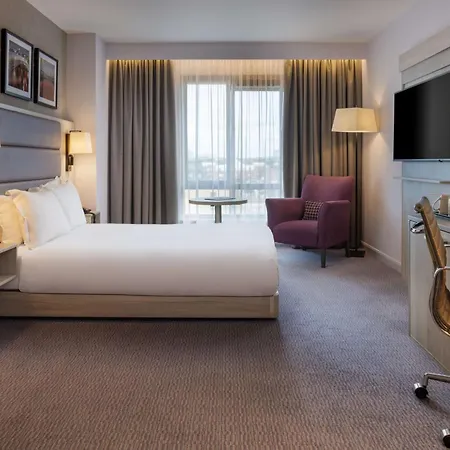 Hilton Garden Centre Hotel
