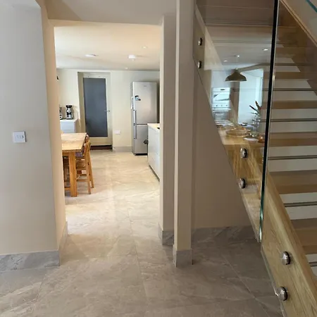 Apartmán Dun Laoghaire Coastal Retreat & Hidden Getaway