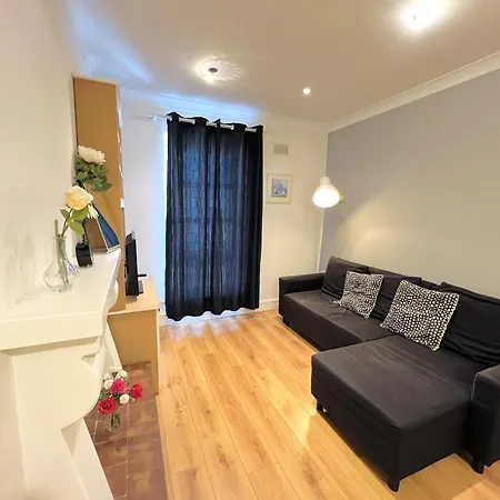 One Bedroom In Centre 公寓 *
