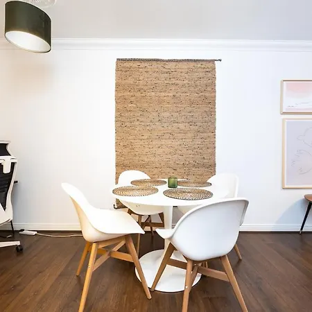 Appartement 2br With Balcony *