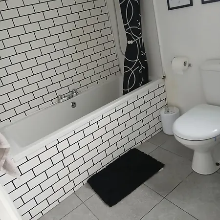Self-contained Airport Apartamento Dublin