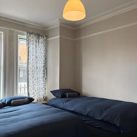 Superb Triple Near Croke Park - 4 ダブリン