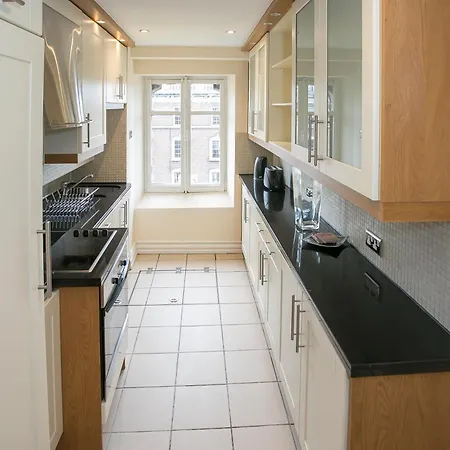 Parnell Boulevard Apartment