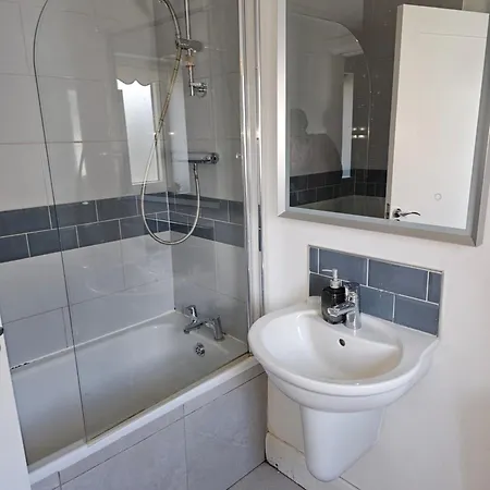 Holiday home Modern 4-5 Bedroom House Dublin