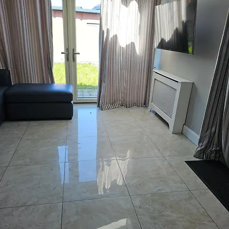 Modern 4-5 Bedroom House Holiday home Dublin