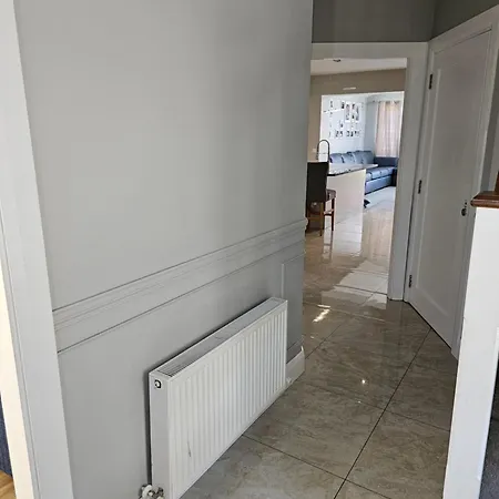 Modern 4-5 Bedroom House Dublin