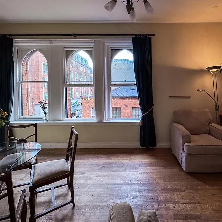 Charming In A Super 2 Location Apartmán