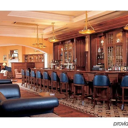 Red Cow Moran Hotel 4*