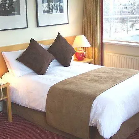 Hotel Mespil 4*