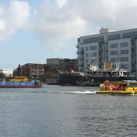 Barge Hire Botel *