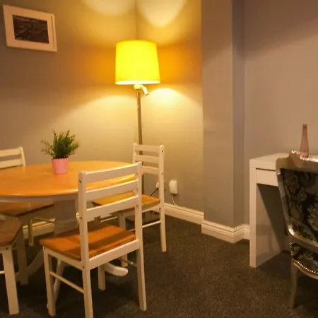 Henry Street Aparthotel Apartament