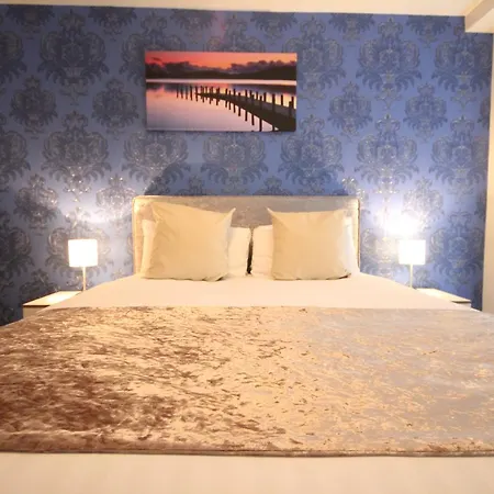 The Key Collection Aparthotel *