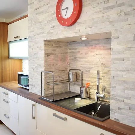 5 Bedroom House In Drumcondra Sleeps 10 Apartment Dublin