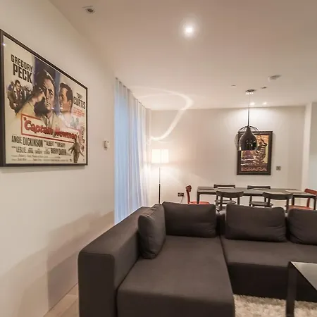 The Daniel Day Lewis - Hiphipstay Apartment Dublin