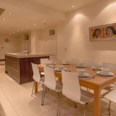 The Liam Neeson - Hiphipstay Holiday home *