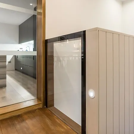 The Daniel Day Lewis - Hiphipstay Apartment Dublin