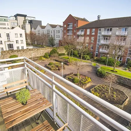 Sir John Rodgersons Quay Apartmán