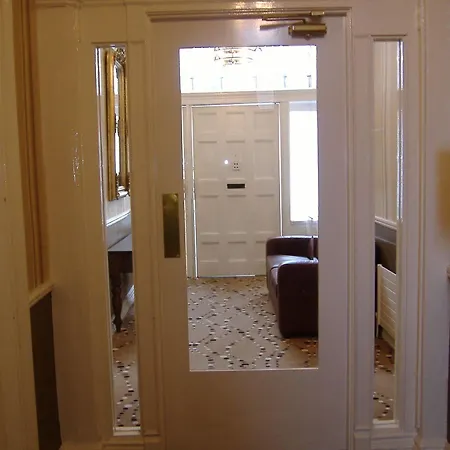 Jackson Court Hotel 2*