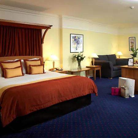 Red Cow Moran Hotel