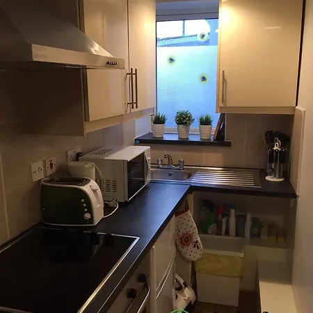 Cork Street - 1 Apartment *