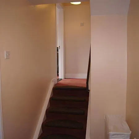 Crompton Hall Apartmán *