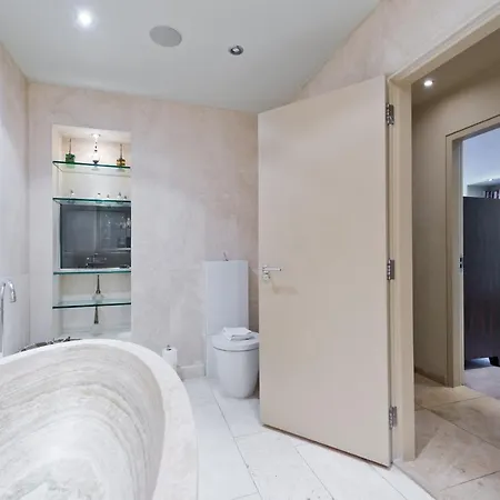 The Oscar Wilde By 5starstay Dublin