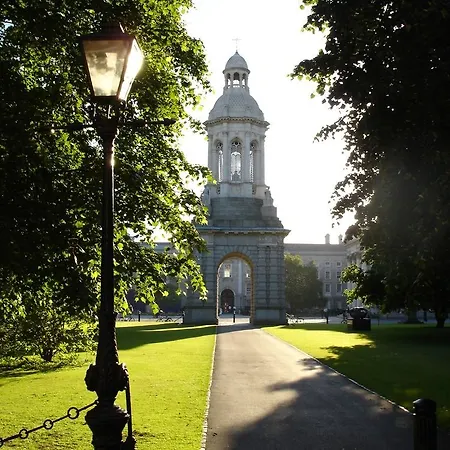 Hotel Trinity College Campus