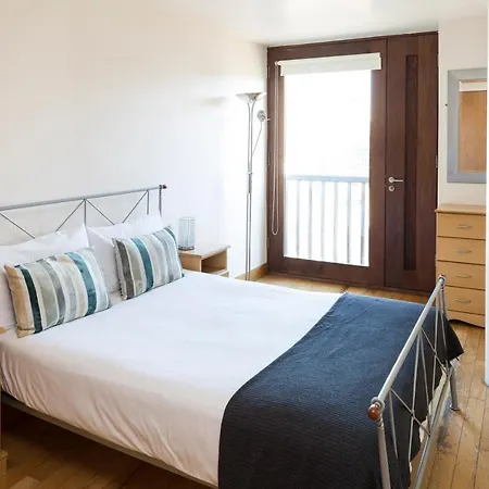 Skyline Temple Bar Apartment *