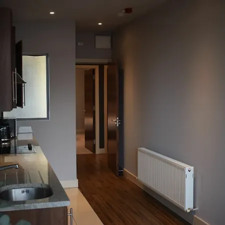1 Bedroom With Balcony In Dublino