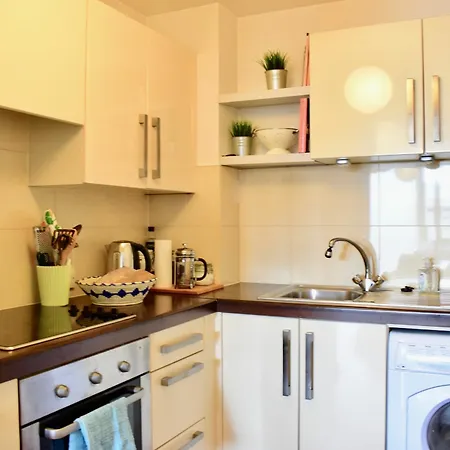 1 Bedroom On River Laffey Apartment *
