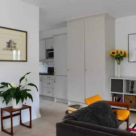 2 Bedroom Flat In Sleeps 4 Apartmán *