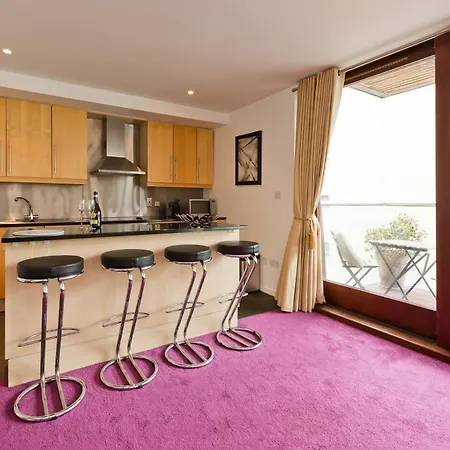 Apartment Birch At Clarion Quay
