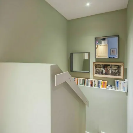 Apartment 2 Bedroom With Private Patio