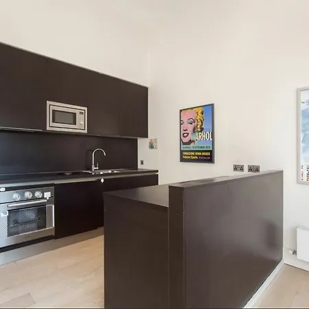 Apartment 2 Bedroom With Private Patio