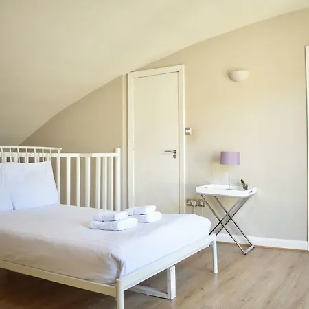 Lägenhet 3 Bedroom Mezzanine In Temple Bar Dublin