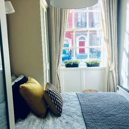 City Centre Georgian Style Apartment Dublin
