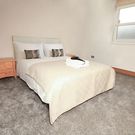 Pearse Street Townhouse Apartment