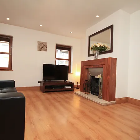 Pearse Street Townhouse *