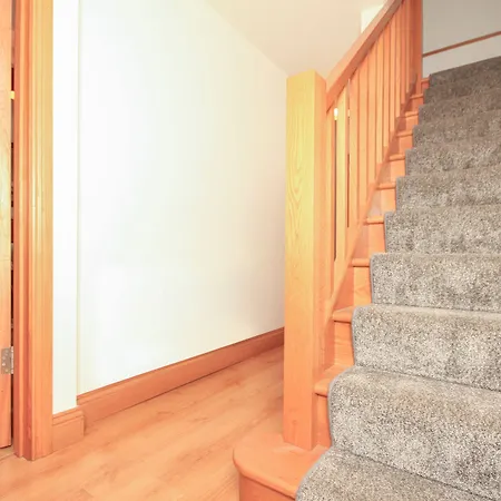 Pearse Street Townhouse Apartment *