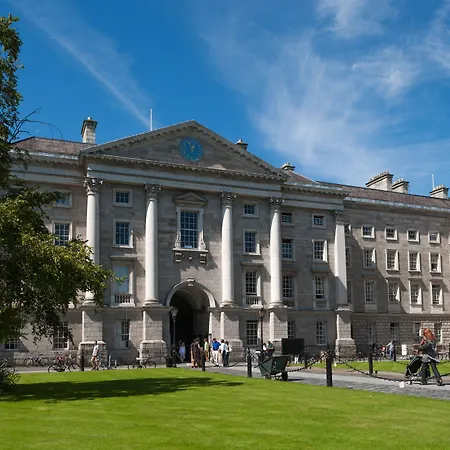 Pearse Street Townhouse Apartment Dublin
