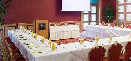 The Bonnington & Leisure Centre 3*