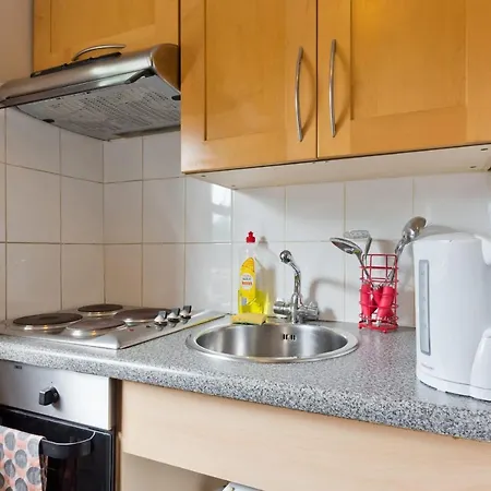 4 Small Bedsit 10 Minutes Walk To City Groy61 Dublin